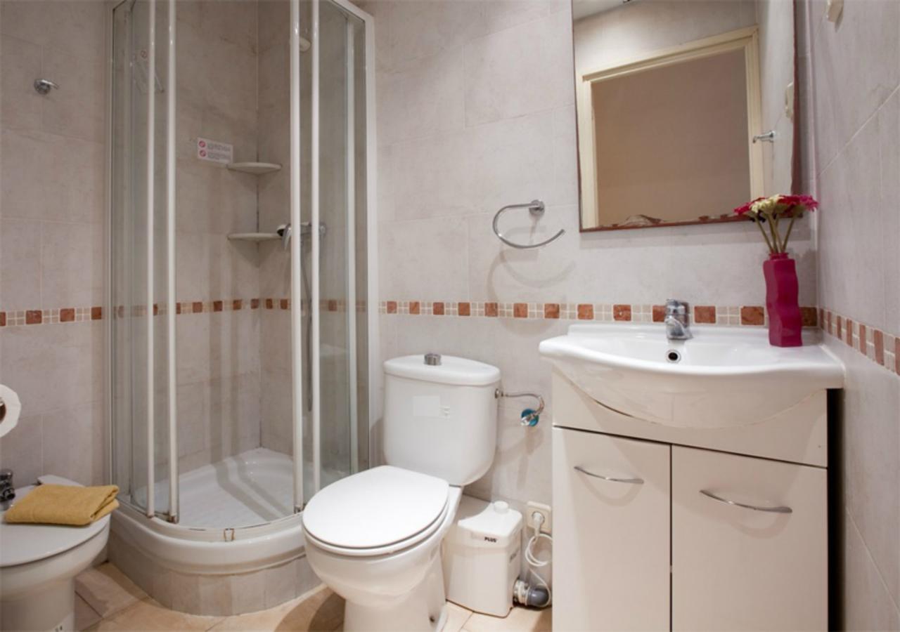 Aparteasy - Family Sant Antoni Apt. Барселона Экстерьер фото